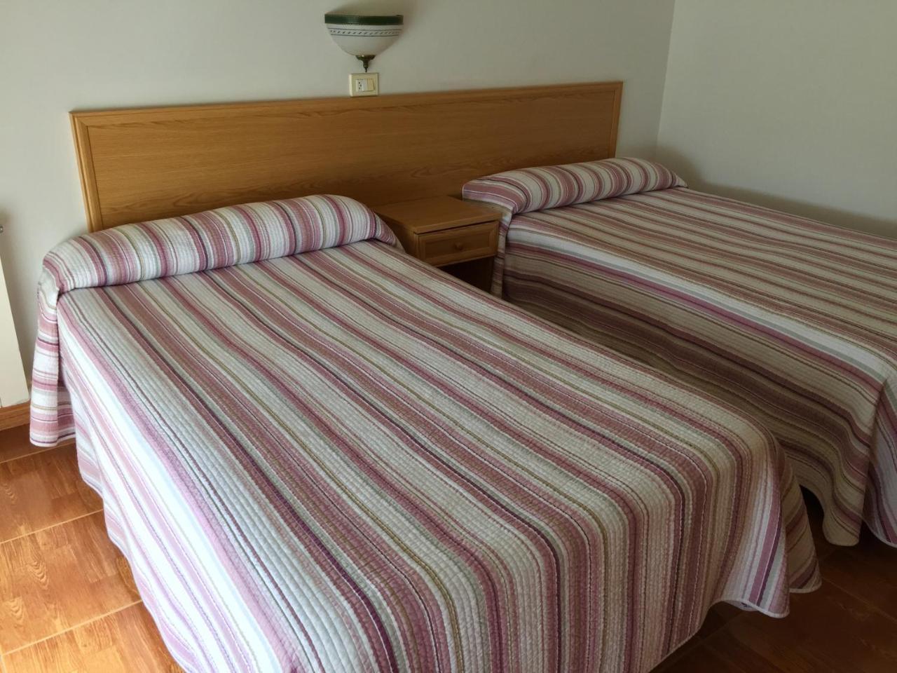 Hostal-Restaurante Casa Giz Cuina Dış mekan fotoğraf