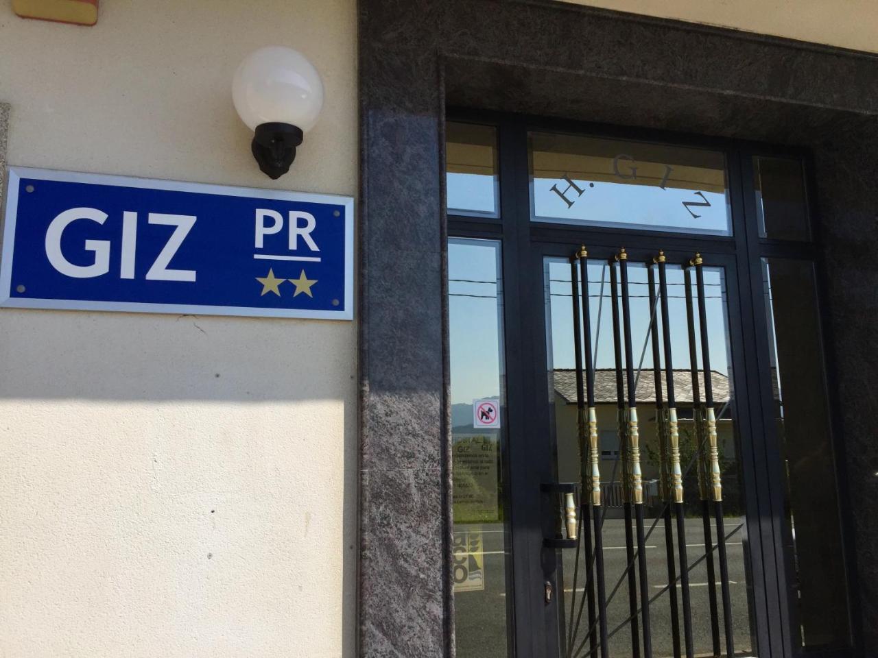 Hostal-Restaurante Casa Giz Cuina Dış mekan fotoğraf