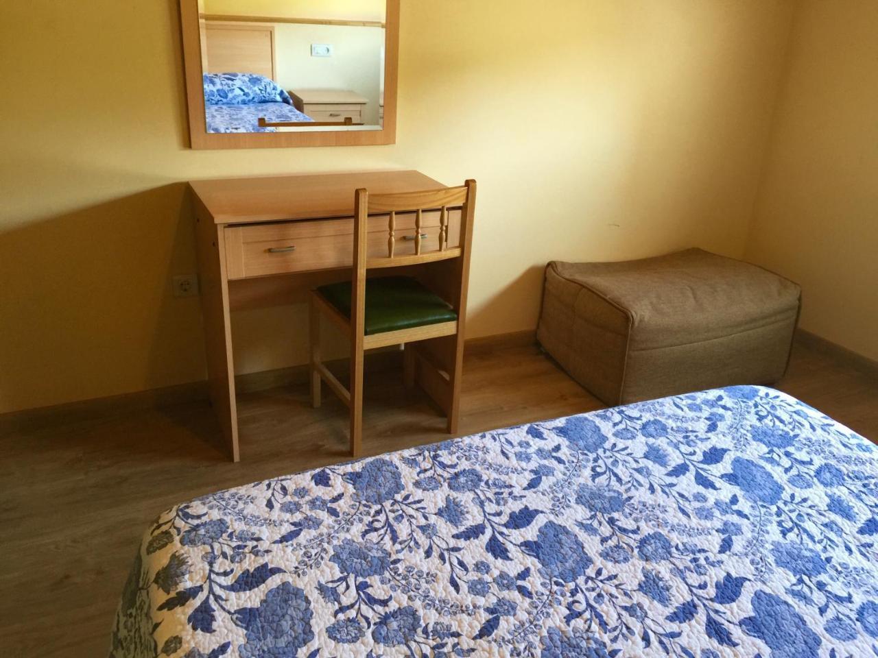 Hostal-Restaurante Casa Giz Cuina Dış mekan fotoğraf